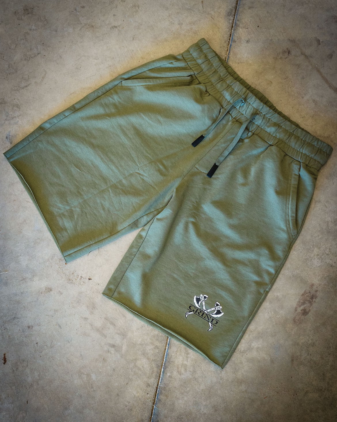 Classic Grind Shorts - - Green OD Axes
