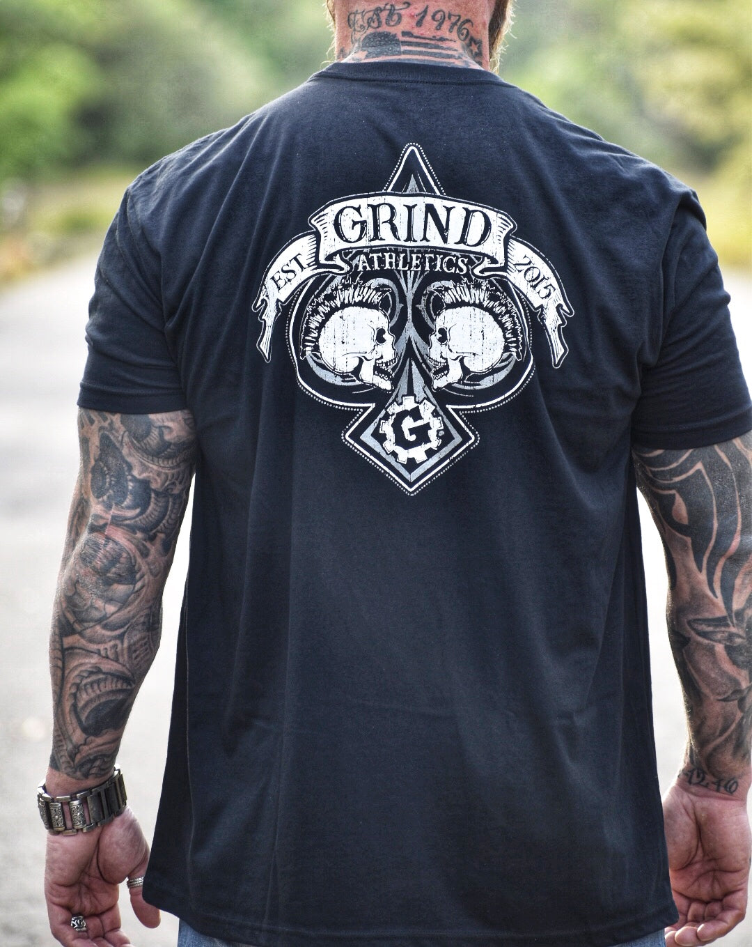 The Grind Athletics M / Vintage Black Double Skulls Spade